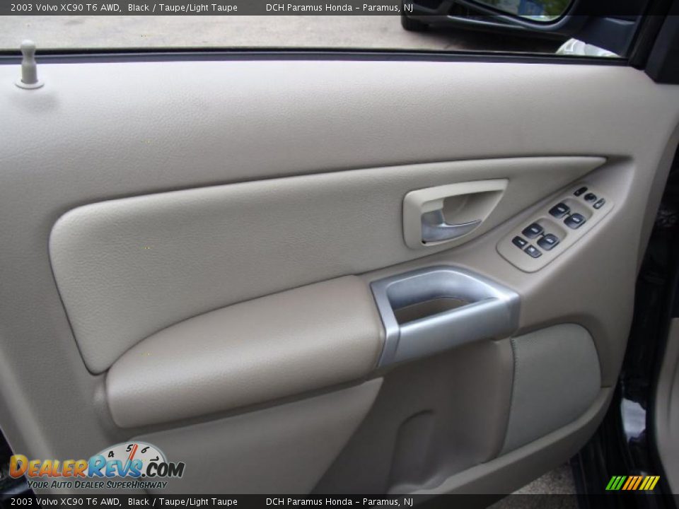 2003 Volvo XC90 T6 AWD Black / Taupe/Light Taupe Photo #11