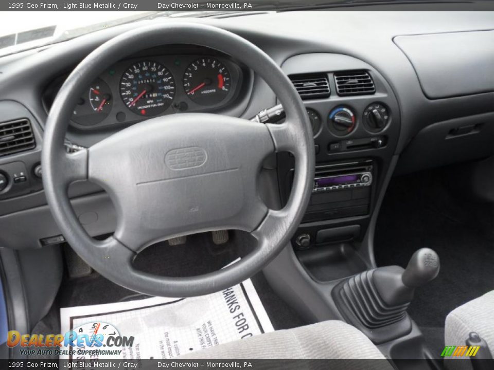 Gray Interior - 1995 Geo Prizm  Photo #7