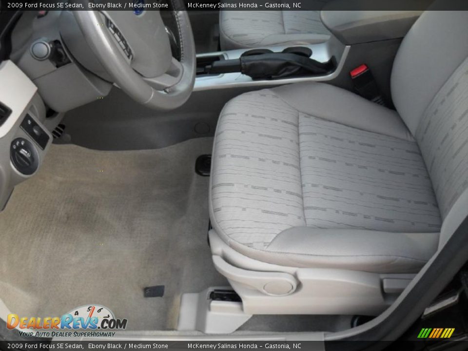 2009 Ford Focus SE Sedan Ebony Black / Medium Stone Photo #7