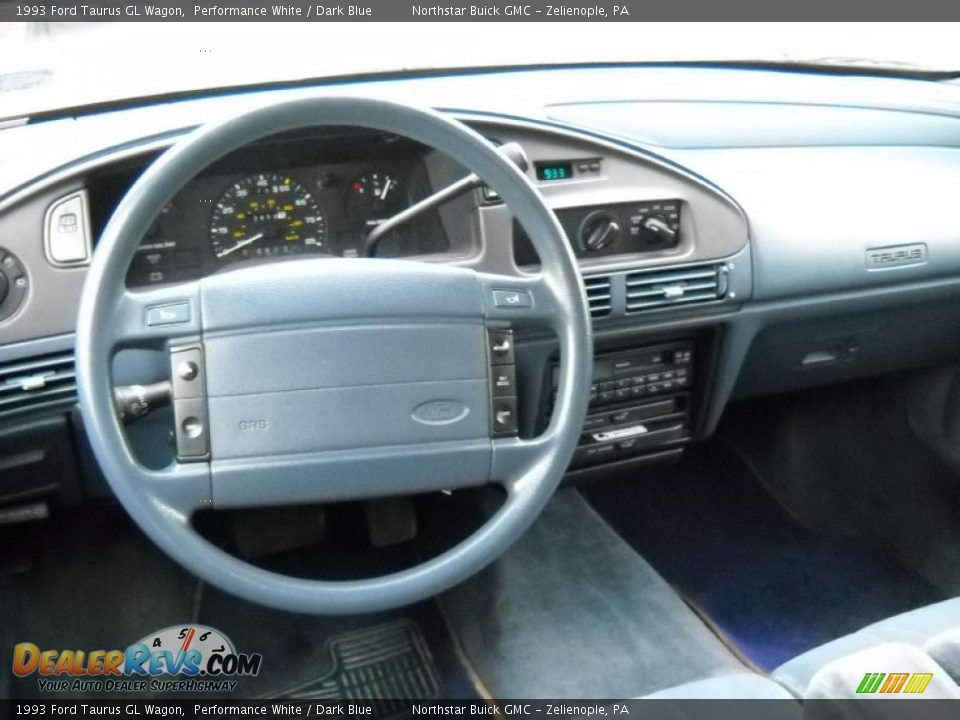 Dashboard of 1993 Ford Taurus GL Wagon Photo #13