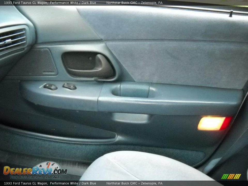 1993 Ford Taurus GL Wagon Performance White / Dark Blue Photo #18