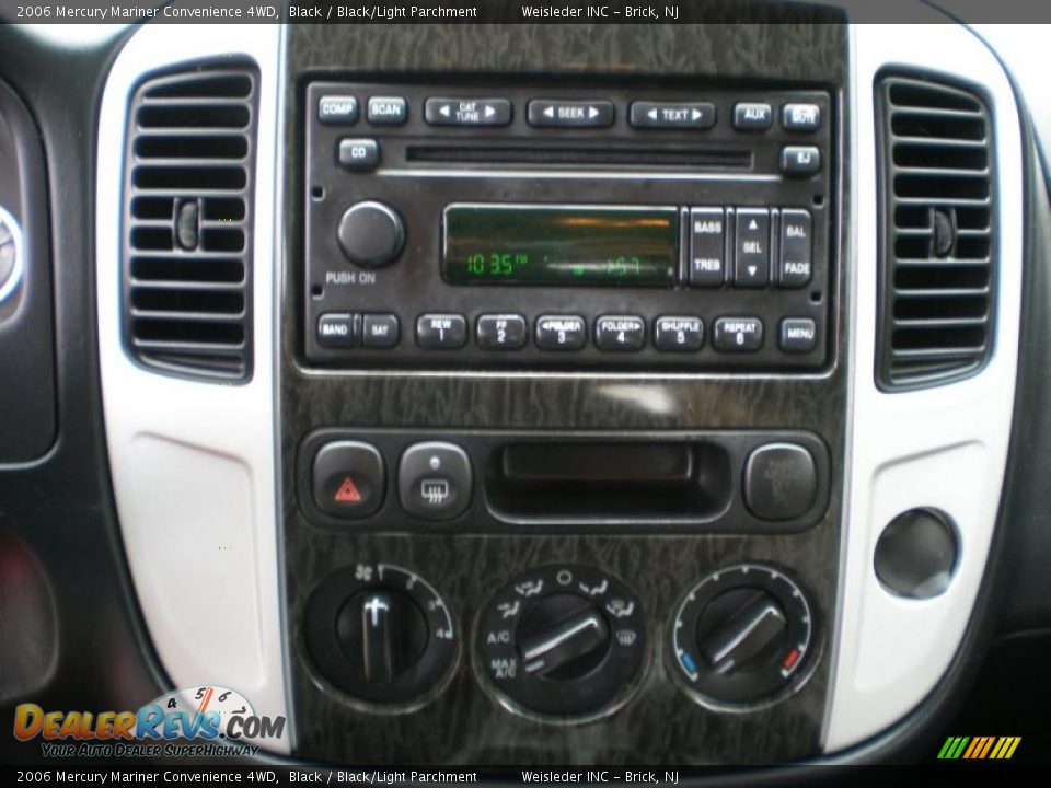Controls of 2006 Mercury Mariner Convenience 4WD Photo #15