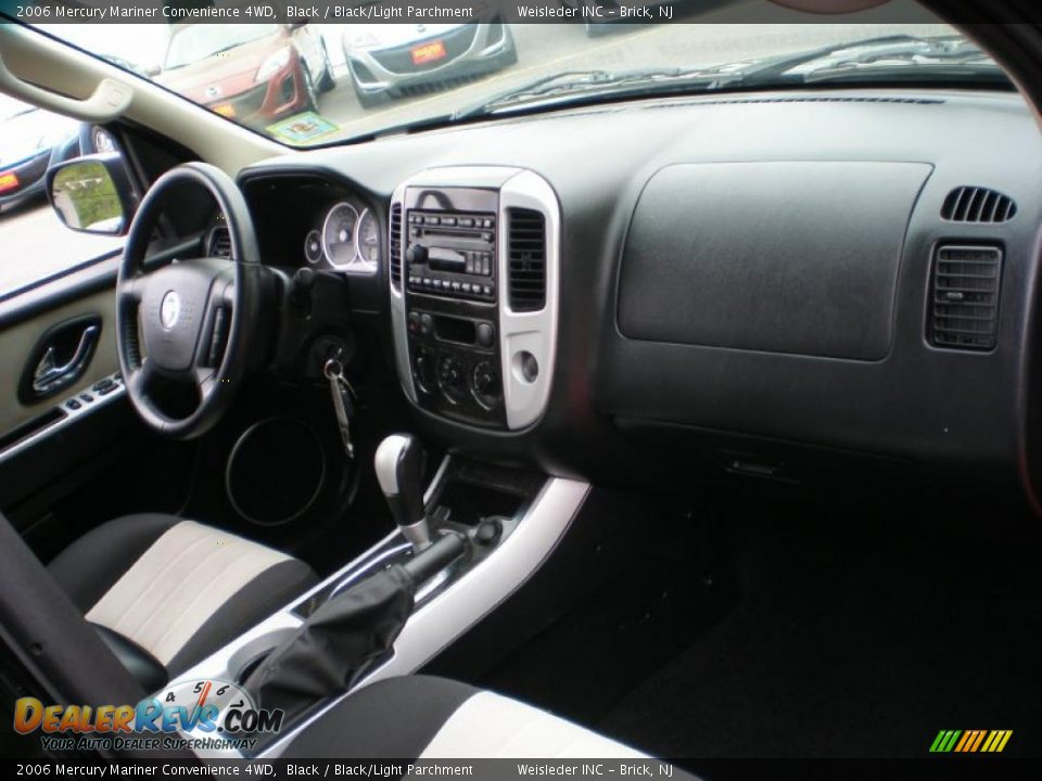 Black/Light Parchment Interior - 2006 Mercury Mariner Convenience 4WD Photo #24