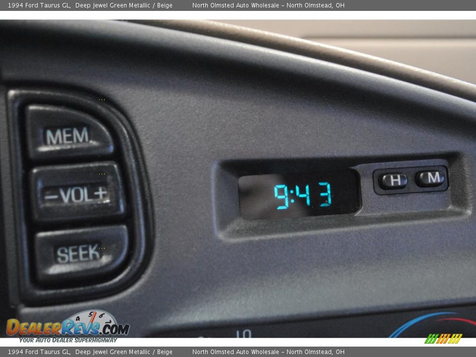 1994 Ford Taurus GL Deep Jewel Green Metallic / Beige Photo #27