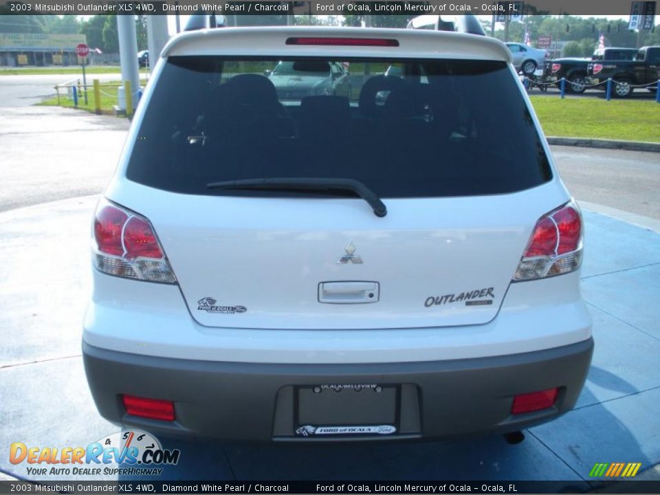 2003 Mitsubishi Outlander XLS 4WD Diamond White Pearl / Charcoal Photo #4