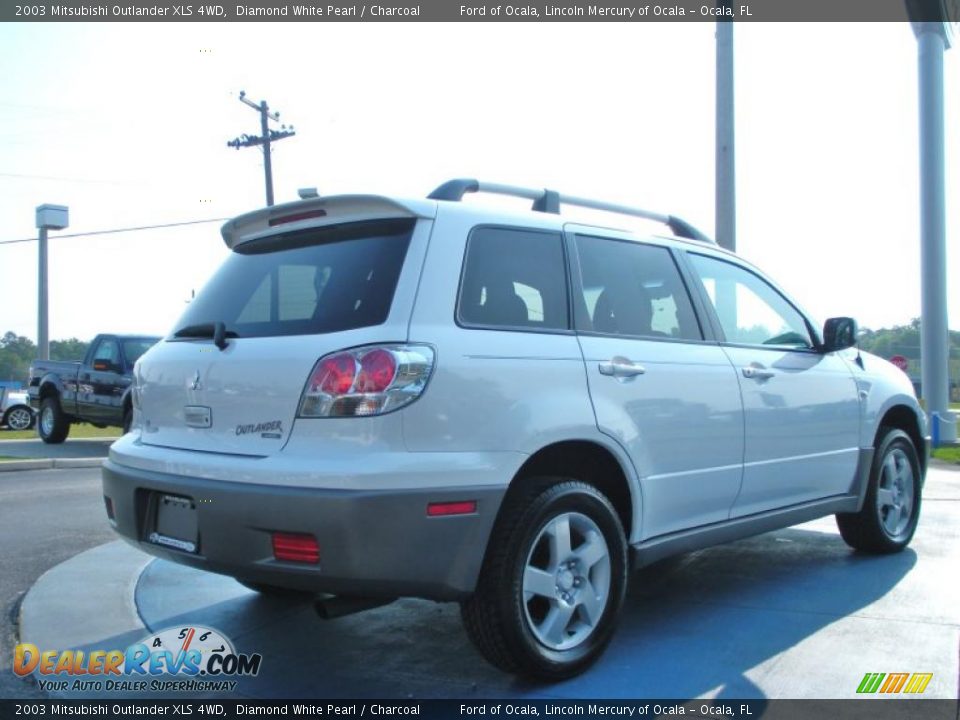 2003 Mitsubishi Outlander XLS 4WD Diamond White Pearl / Charcoal Photo #5