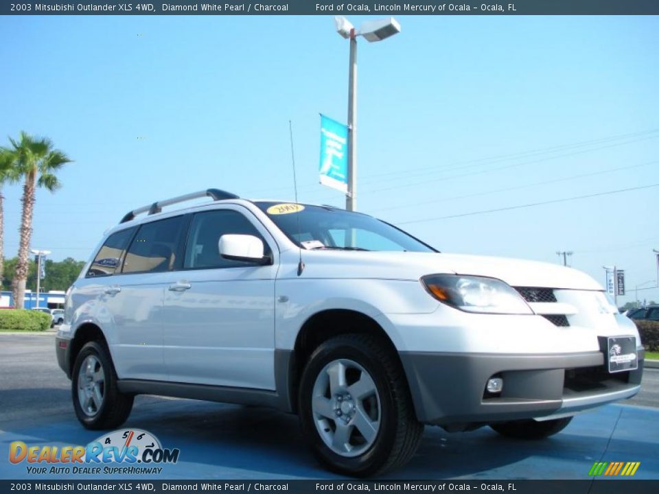 2003 Mitsubishi Outlander XLS 4WD Diamond White Pearl / Charcoal Photo #7