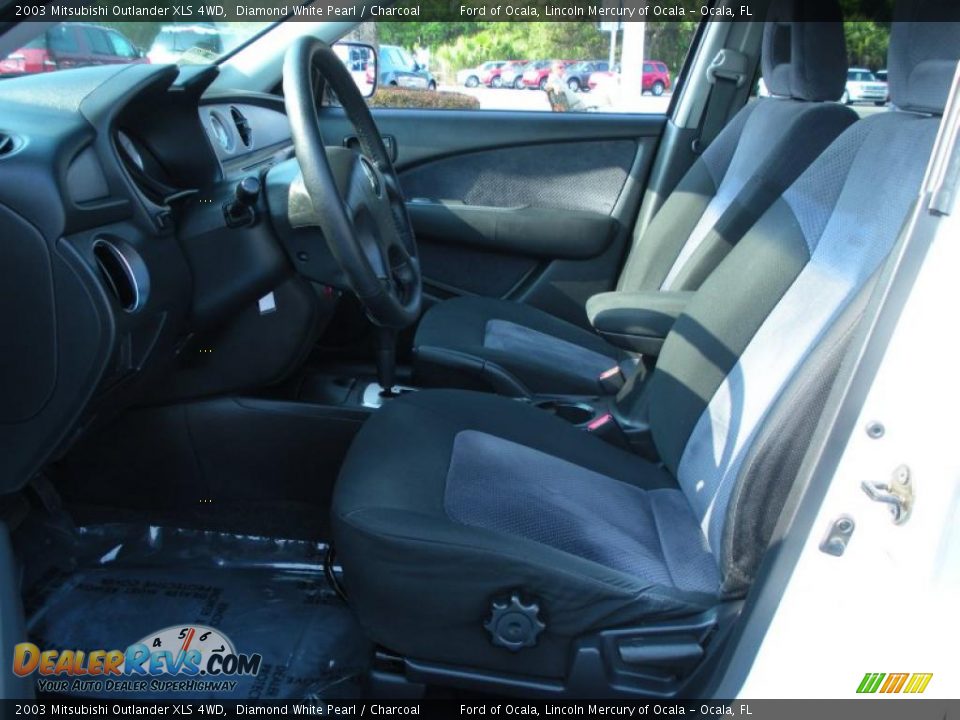 2003 Mitsubishi Outlander XLS 4WD Diamond White Pearl / Charcoal Photo #11