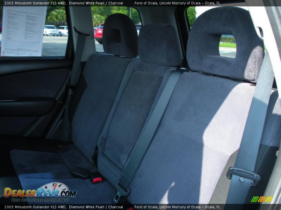 2003 Mitsubishi Outlander XLS 4WD Diamond White Pearl / Charcoal Photo #14