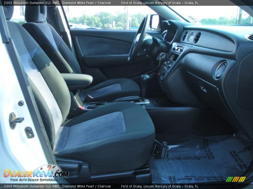 2003 Mitsubishi Outlander XLS 4WD Diamond White Pearl / Charcoal Photo #15
