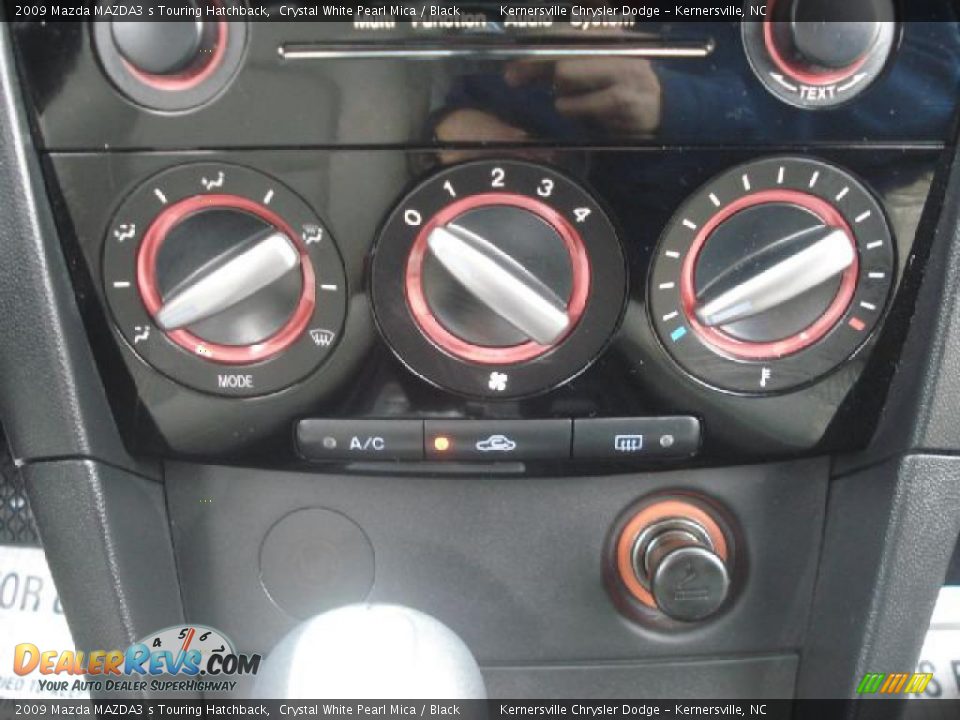 2009 Mazda MAZDA3 s Touring Hatchback Crystal White Pearl Mica / Black Photo #22