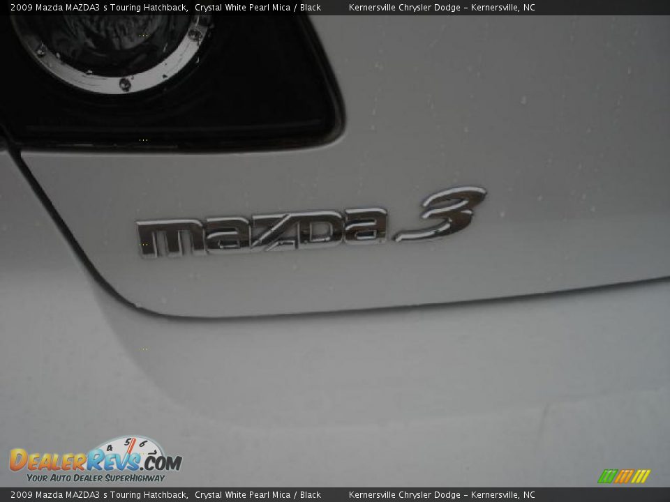 2009 Mazda MAZDA3 s Touring Hatchback Crystal White Pearl Mica / Black Photo #33