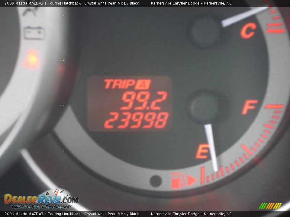 2009 Mazda MAZDA3 s Touring Hatchback Crystal White Pearl Mica / Black Photo #34