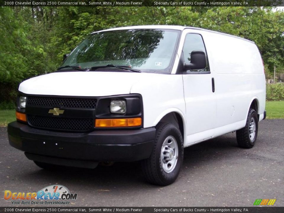 Front 3/4 View of 2008 Chevrolet Express 2500 Commercial Van Photo #2