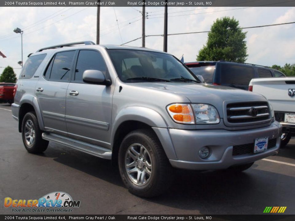 2004 Toyota Sequoia Limited 4x4 Phantom Gray Pearl / Oak Photo #2