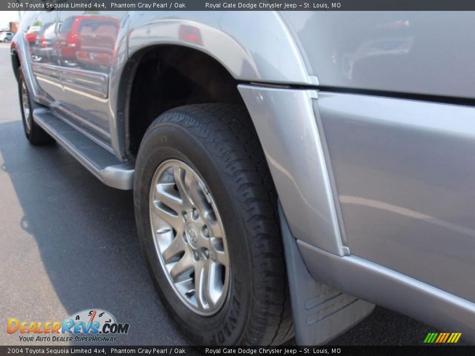2004 Toyota Sequoia Limited 4x4 Phantom Gray Pearl / Oak Photo #4