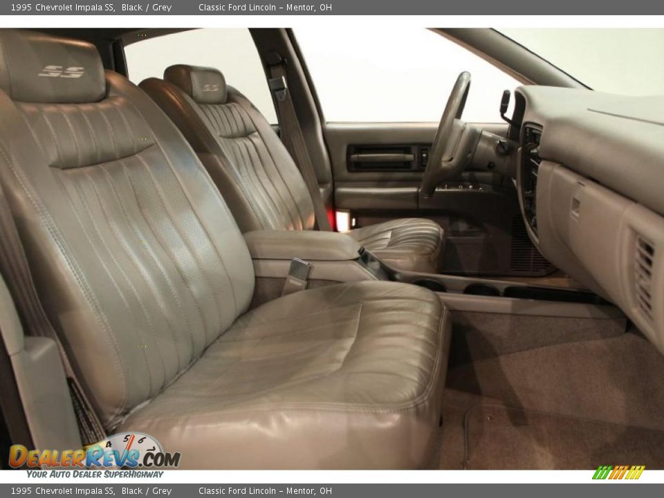 Grey Interior - 1995 Chevrolet Impala SS Photo #12