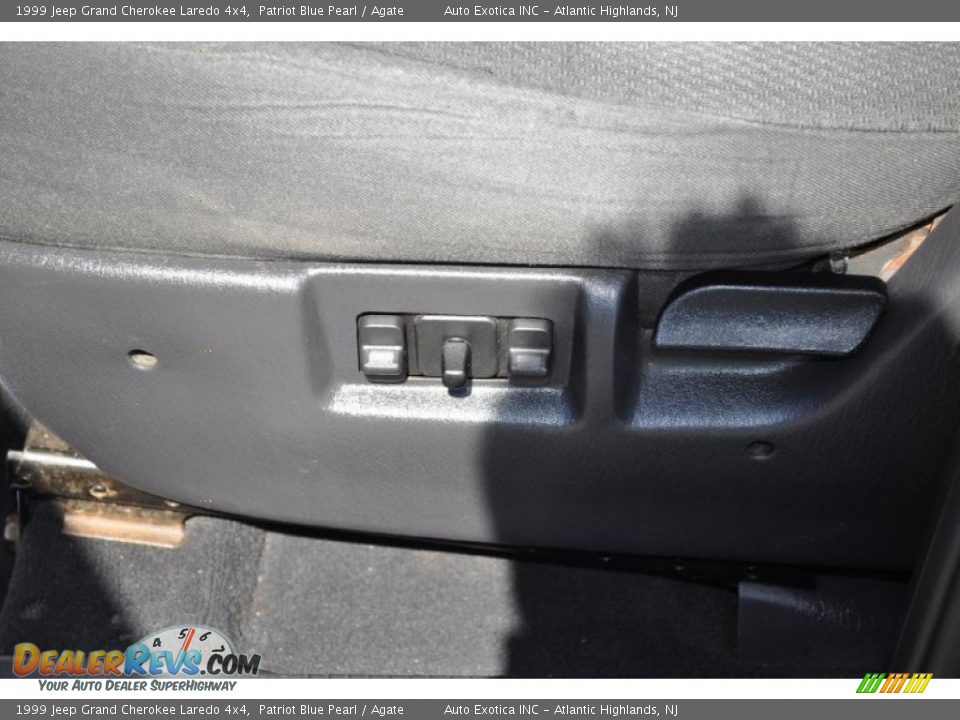 1999 Jeep Grand Cherokee Laredo 4x4 Patriot Blue Pearl / Agate Photo #19