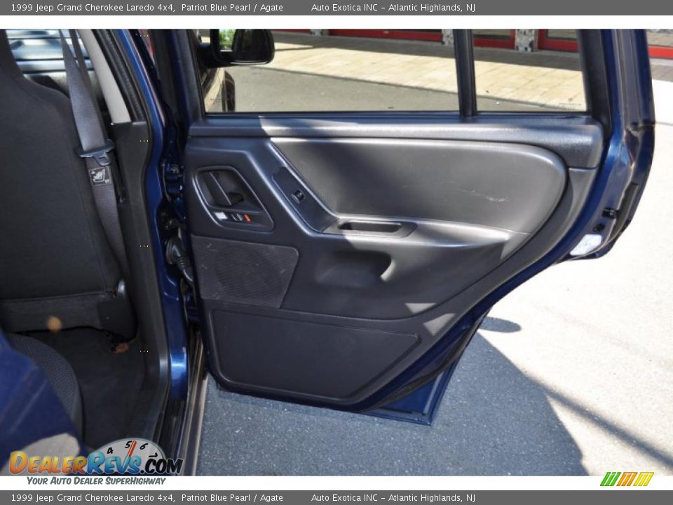 1999 Jeep Grand Cherokee Laredo 4x4 Patriot Blue Pearl / Agate Photo #23