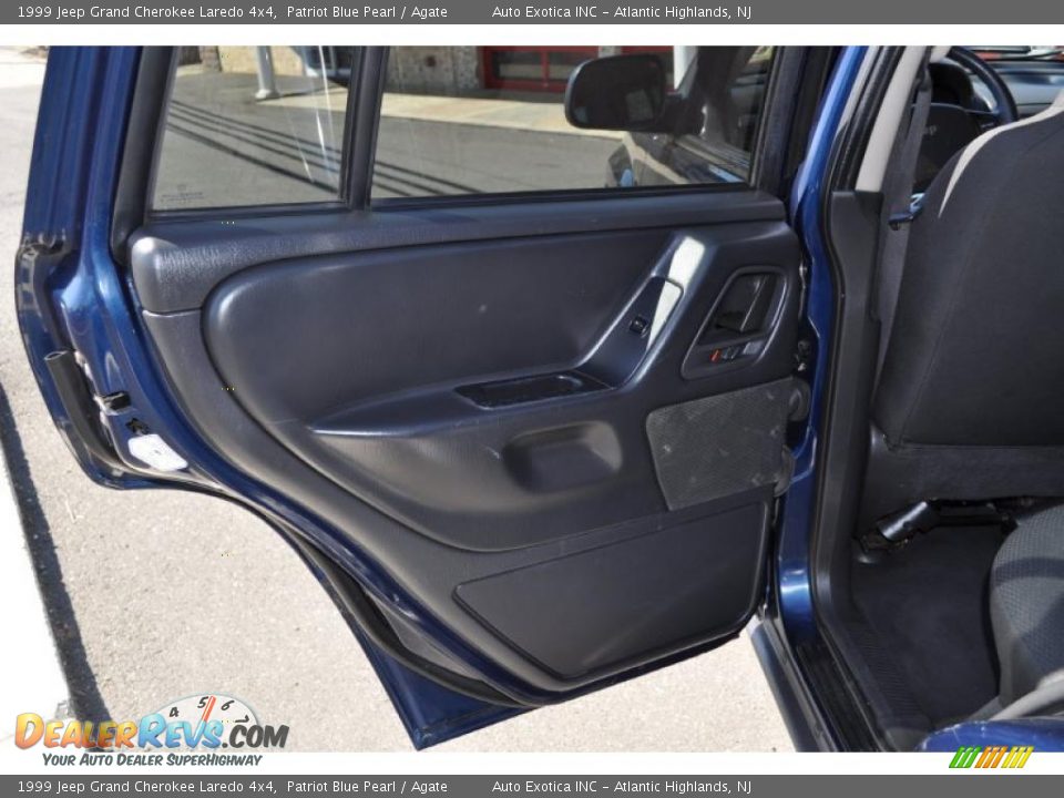 1999 Jeep Grand Cherokee Laredo 4x4 Patriot Blue Pearl / Agate Photo #24