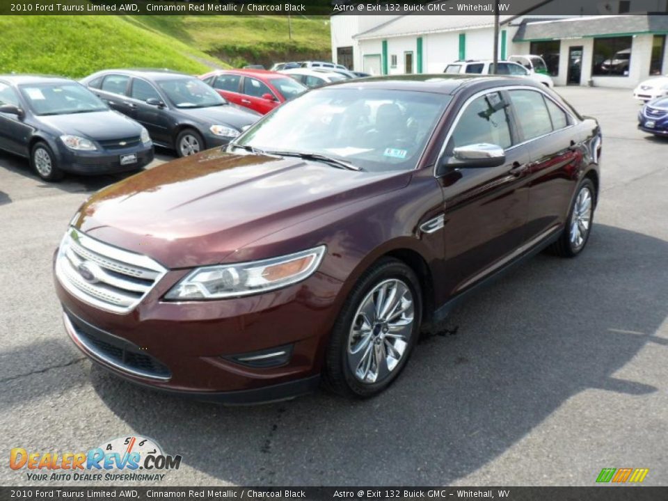 Front 3/4 View of 2010 Ford Taurus Limited AWD Photo #3