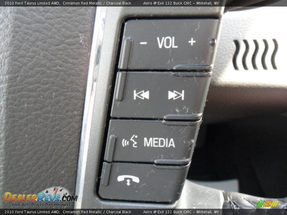 Controls of 2010 Ford Taurus Limited AWD Photo #18