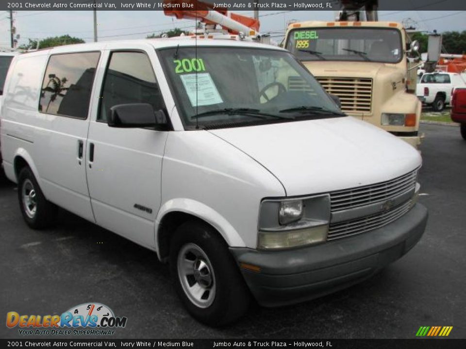 2001 Chevrolet Astro Commercial Van Ivory White / Medium Blue Photo #1
