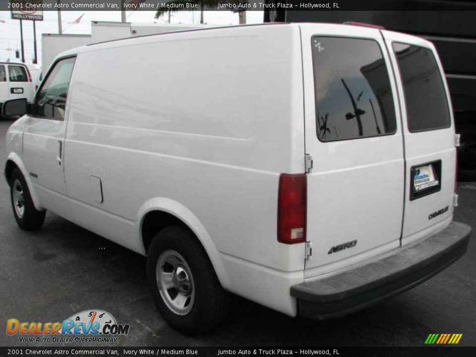2001 Chevrolet Astro Commercial Van Ivory White / Medium Blue Photo #6