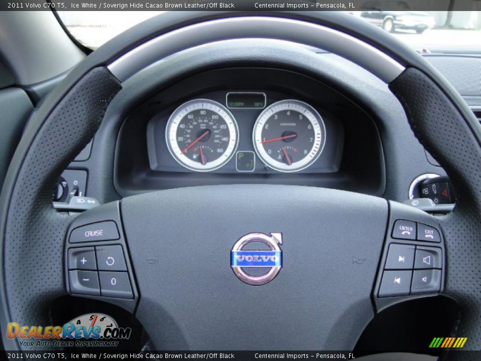 2011 Volvo C70 T5 Ice White / Soverign Hide Cacao Brown Leather/Off Black Photo #17