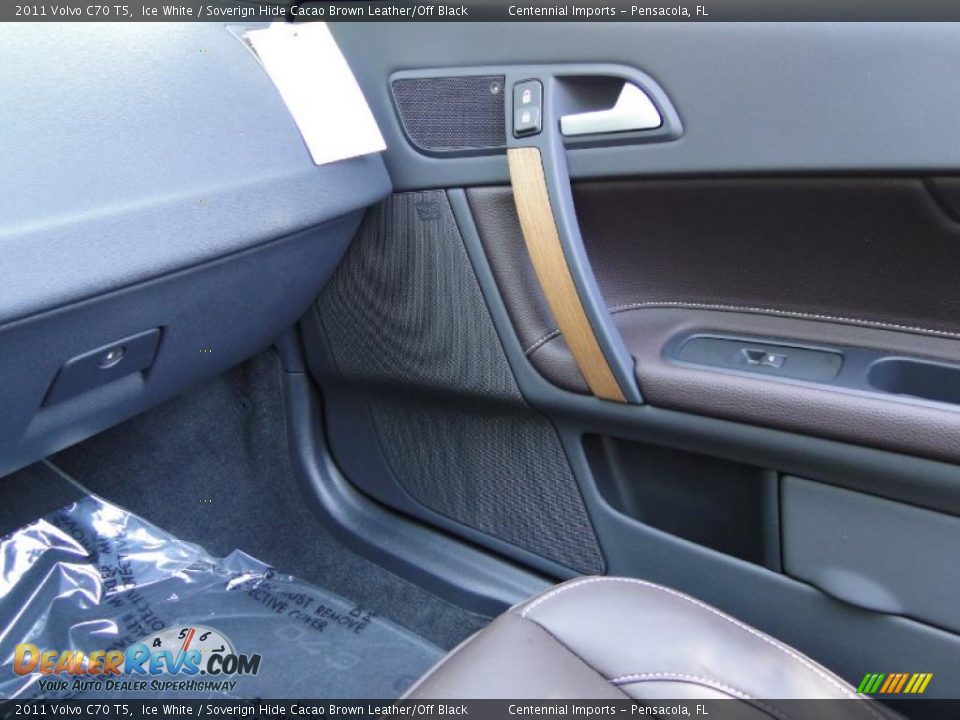 2011 Volvo C70 T5 Ice White / Soverign Hide Cacao Brown Leather/Off Black Photo #18