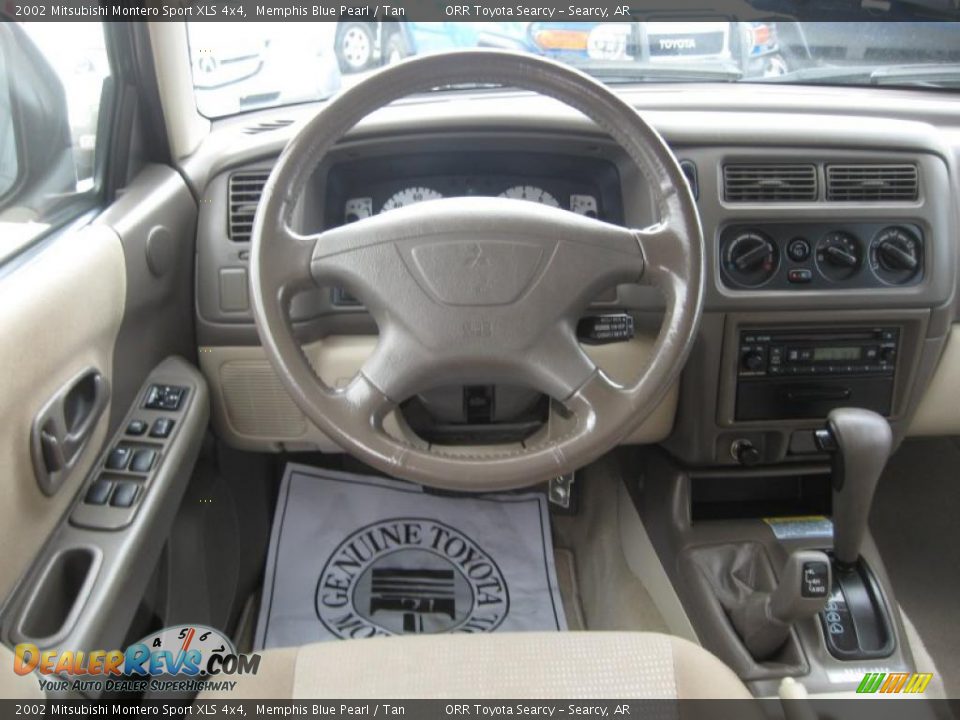 Tan Interior - 2002 Mitsubishi Montero Sport XLS 4x4 Photo #9