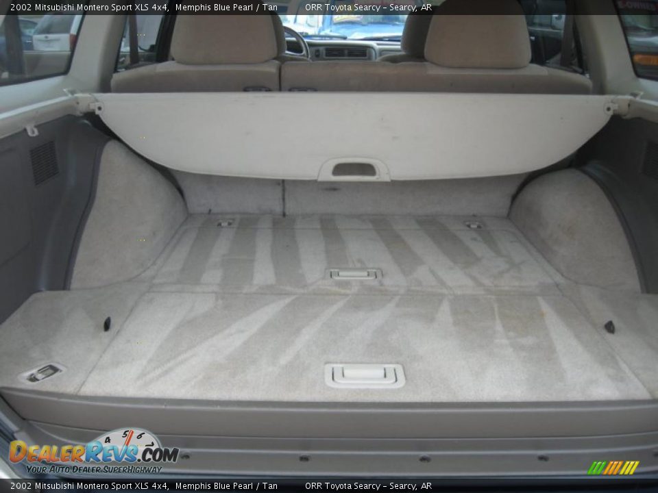 2002 Mitsubishi Montero Sport XLS 4x4 Trunk Photo #19