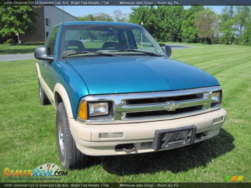 1995 Chevrolet S10 LS Extended Cab 4x4 Bright Teal Metallic / Tan Photo #2