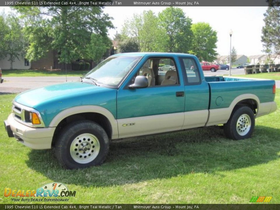 1995 Chevrolet S10 LS Extended Cab 4x4 Bright Teal Metallic / Tan Photo #4