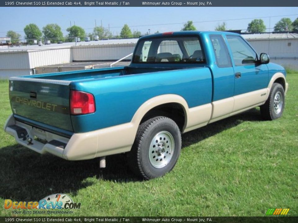 1995 Chevrolet S10 LS Extended Cab 4x4 Bright Teal Metallic / Tan Photo #8