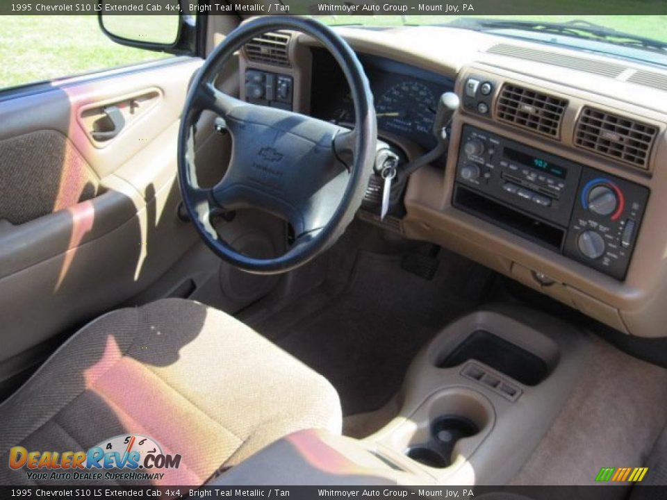 1995 Chevrolet S10 LS Extended Cab 4x4 Bright Teal Metallic / Tan Photo #12