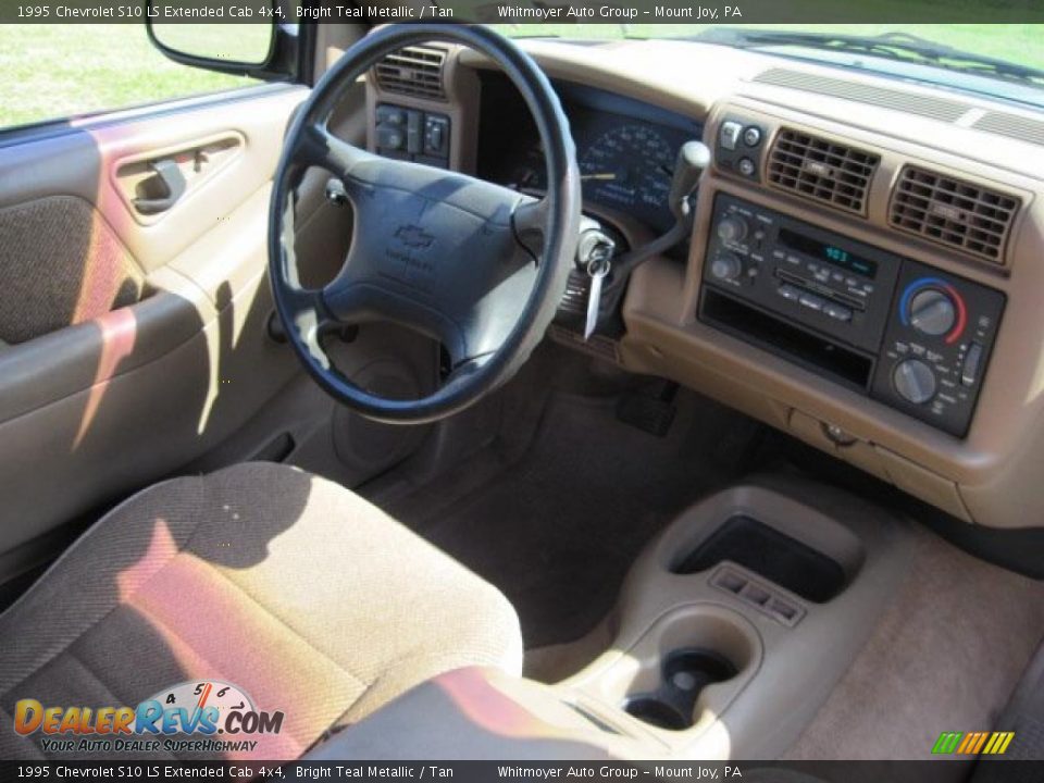 1995 Chevrolet S10 LS Extended Cab 4x4 Bright Teal Metallic / Tan Photo #13