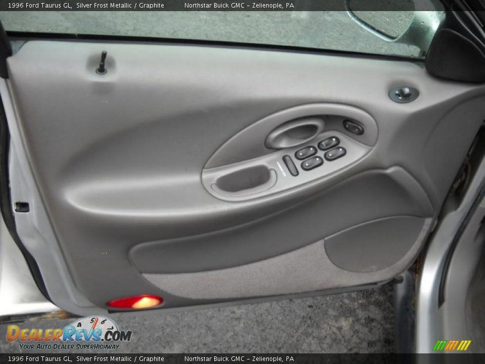 1996 Ford Taurus GL Silver Frost Metallic / Graphite Photo #12