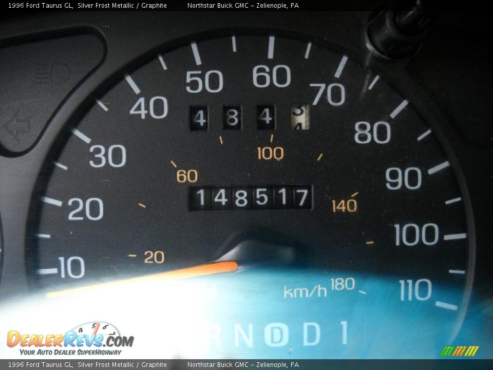 1996 Ford Taurus GL Silver Frost Metallic / Graphite Photo #20