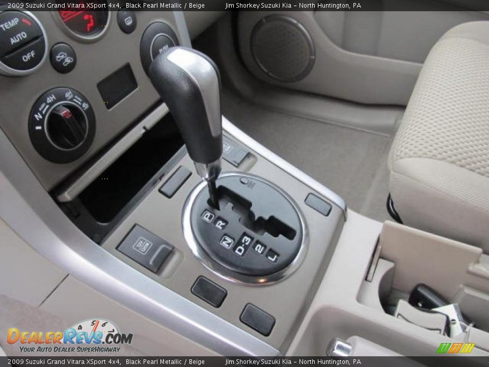 2009 Suzuki Grand Vitara XSport 4x4 Shifter Photo #9