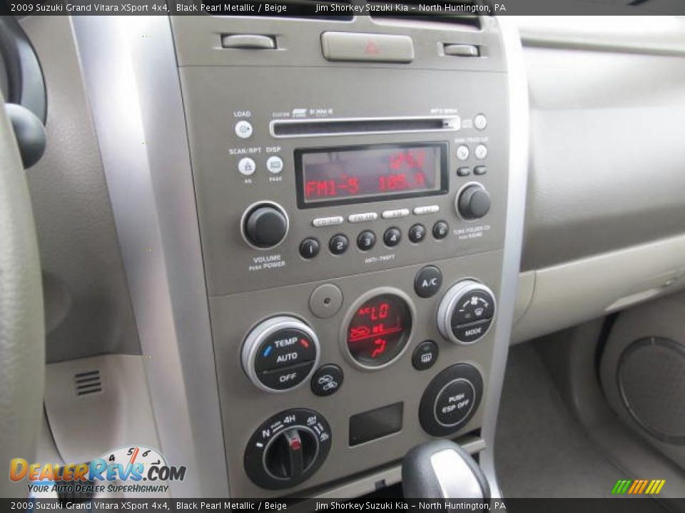 Controls of 2009 Suzuki Grand Vitara XSport 4x4 Photo #10