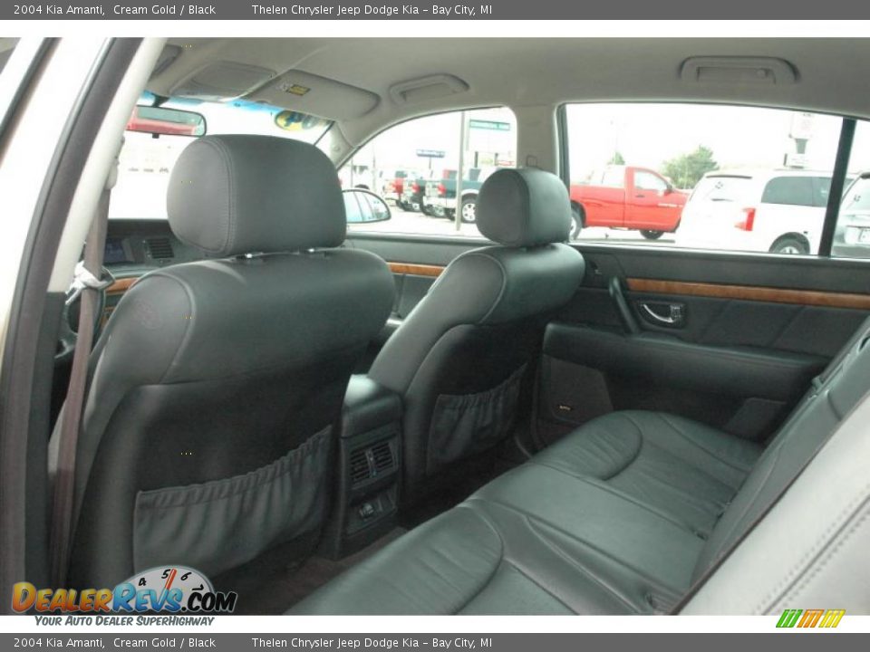 2004 Kia Amanti Cream Gold / Black Photo #9