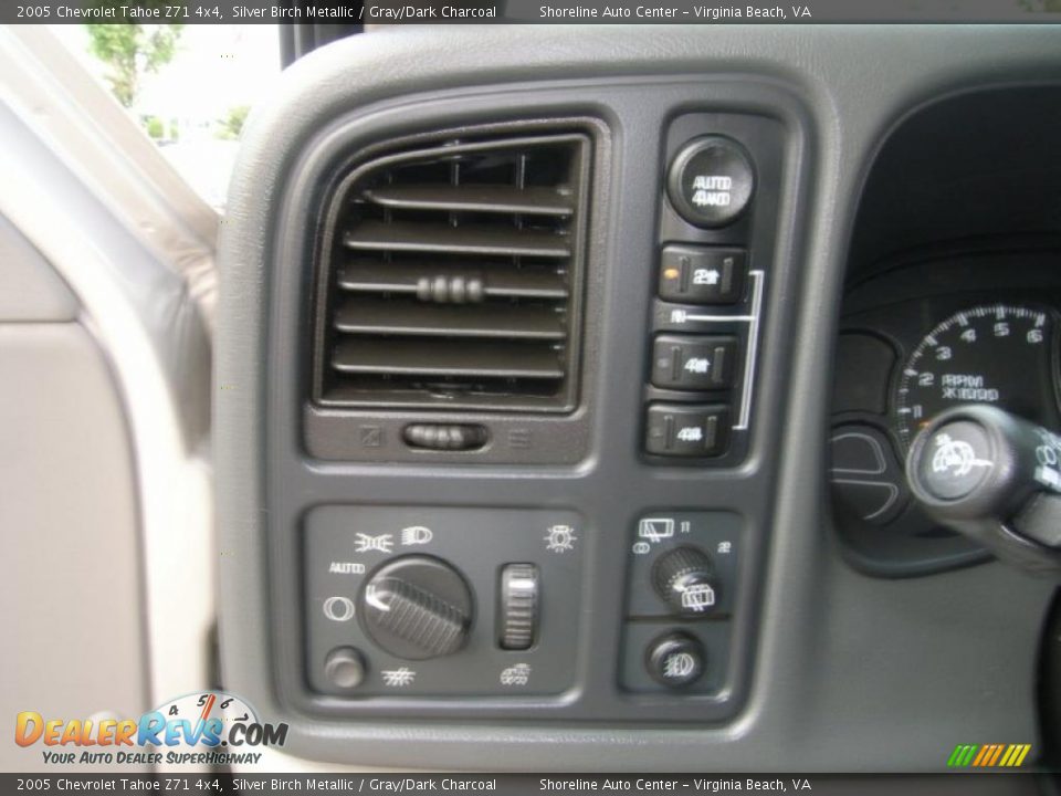 2005 Chevrolet Tahoe Z71 4x4 Silver Birch Metallic / Gray/Dark Charcoal Photo #24