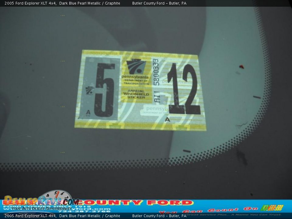 2005 Ford Explorer XLT 4x4 Dark Blue Pearl Metallic / Graphite Photo #15
