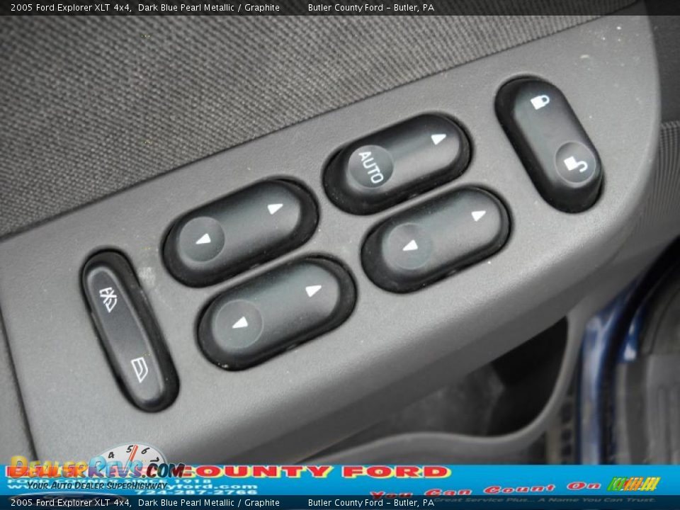 2005 Ford Explorer XLT 4x4 Dark Blue Pearl Metallic / Graphite Photo #21