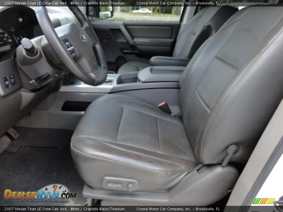 Graphite Black/Titanium Interior - 2007 Nissan Titan LE Crew Cab 4x4 Photo #5