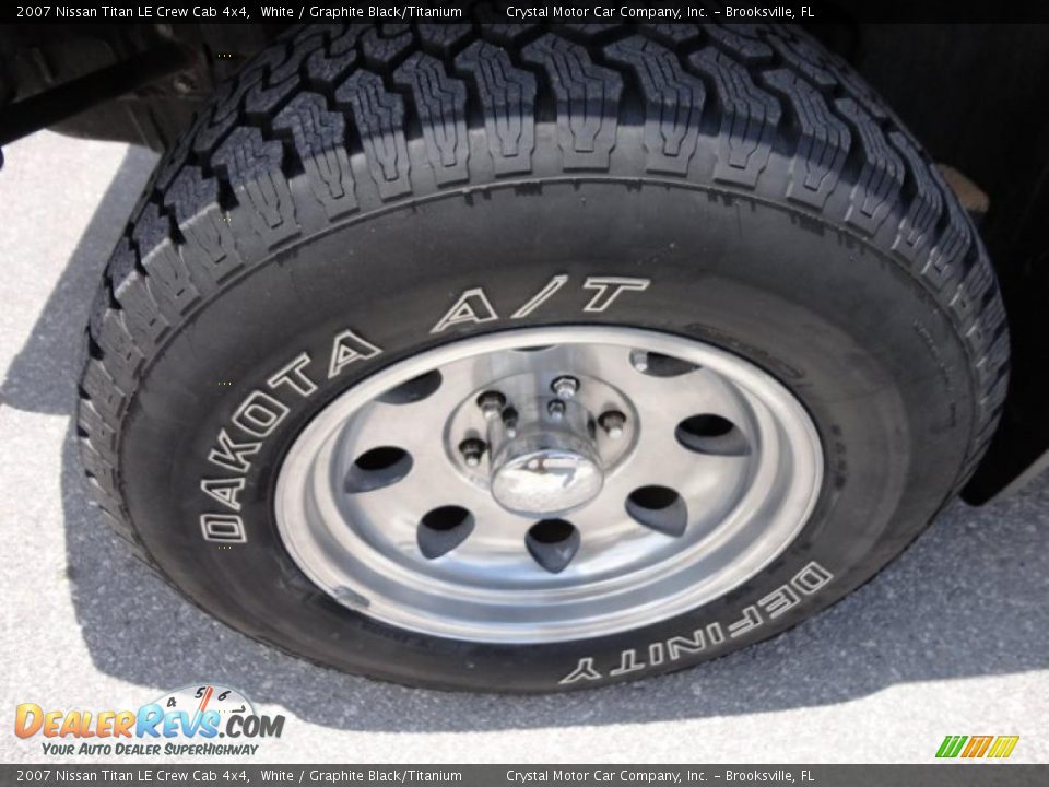 Custom Wheels of 2007 Nissan Titan LE Crew Cab 4x4 Photo #20