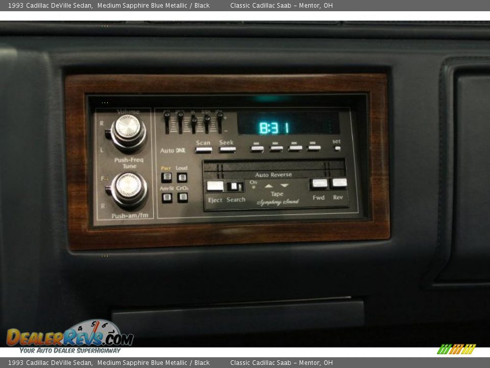 Controls of 1993 Cadillac DeVille Sedan Photo #13