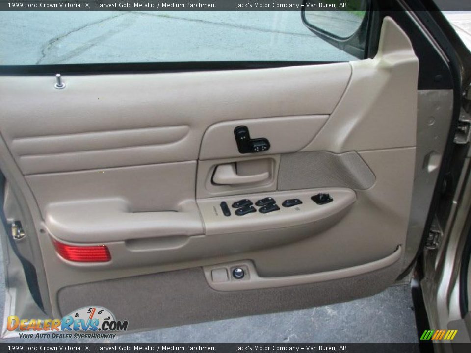 Door Panel of 1999 Ford Crown Victoria LX Photo #9