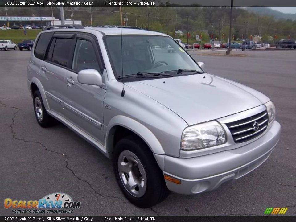 Front 3/4 View of 2002 Suzuki XL7 4x4 Photo #4